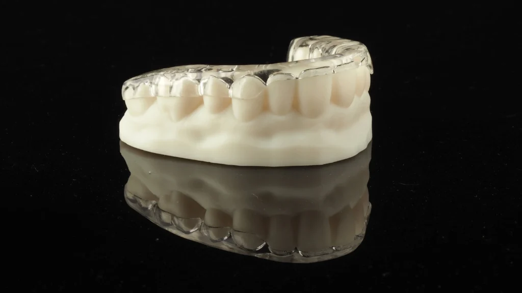 szyna relaksacyjna na noc chroni zęby przed nadmiernym ścieraniem