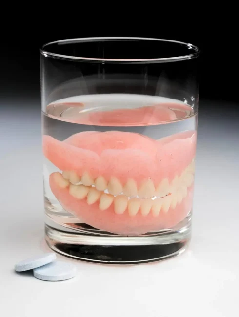 tabletki do czyszczenia protez zębowych